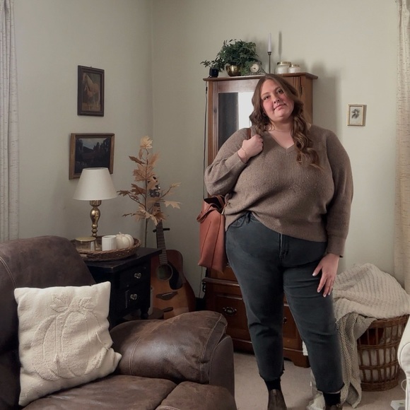 Meet your Posher, Sierra - Picture 5 of 14